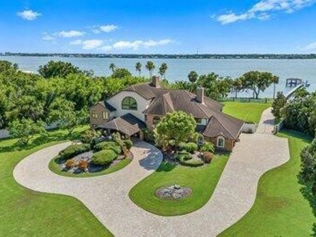 Villa for sale in Merritt Island