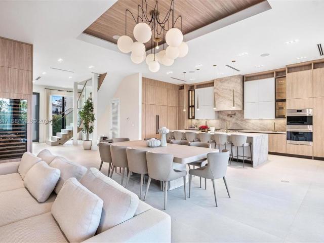 Detached House for sale in Surfside, Florida