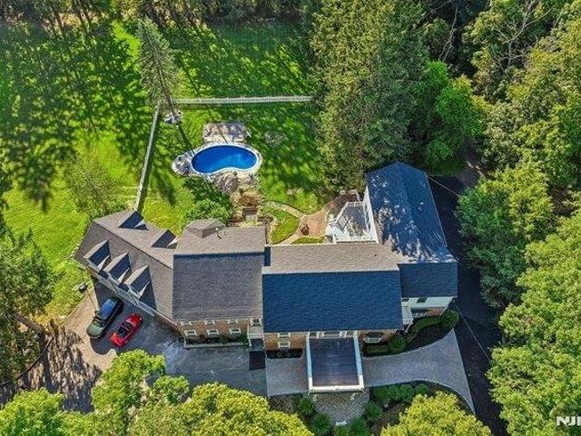 House for sale in Mahwah, New Jersey