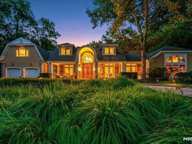House for sale in Mahwah, New Jersey