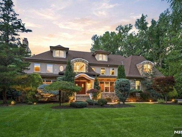 House for sale in Masonicus, Mahwah