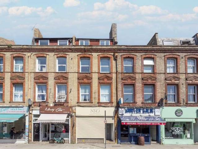 Maisonette for sale in Stoke Newington, Greater London
