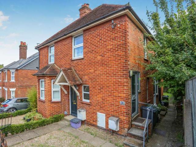 Maisonette for rent in Guildford Park, Westborough