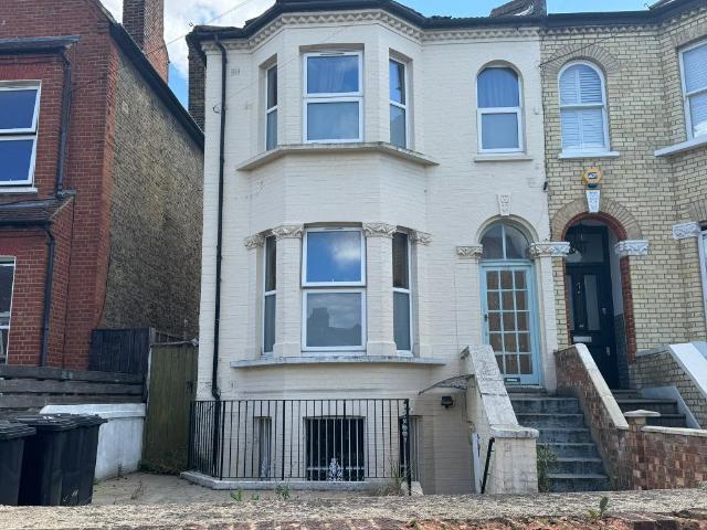 Flat for rent in Balham, Greater London