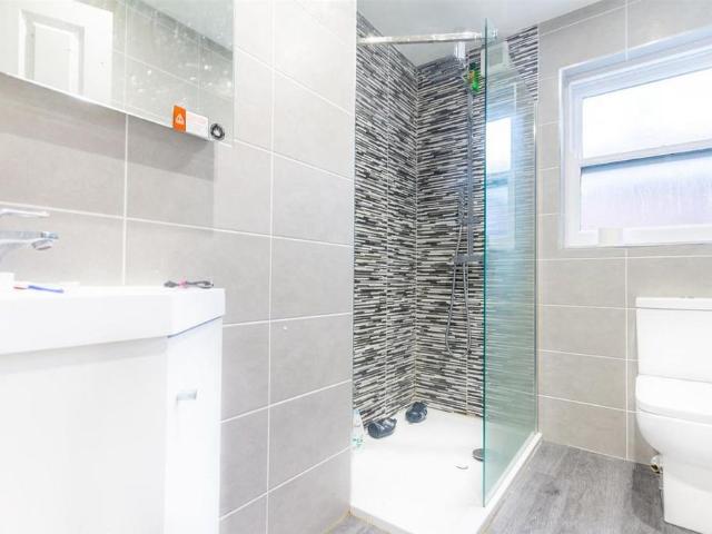 Room for rent in Navestock Side, Essex