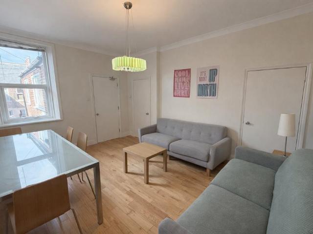 Flat for rent in Sandyford, Isle Of Man