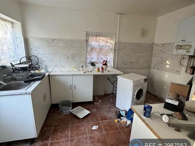 Flat for rent in Upton Park, Greater London