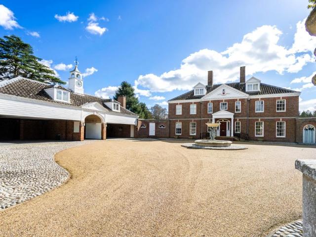 House for rent in Burgh St Peter, Norfolk