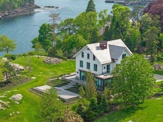 House for sale in Peach’s Point, Marblehead