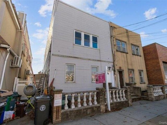 House for sale in Queens, Arverne