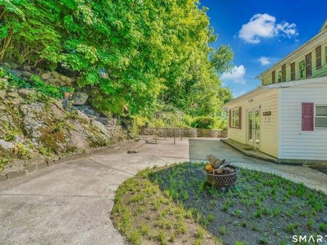 House for sale in Naugatuck, Connecticut