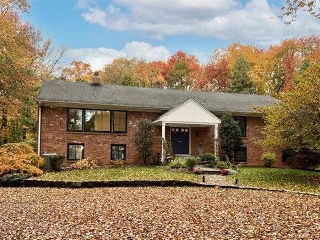 House for rent in New Canaan
