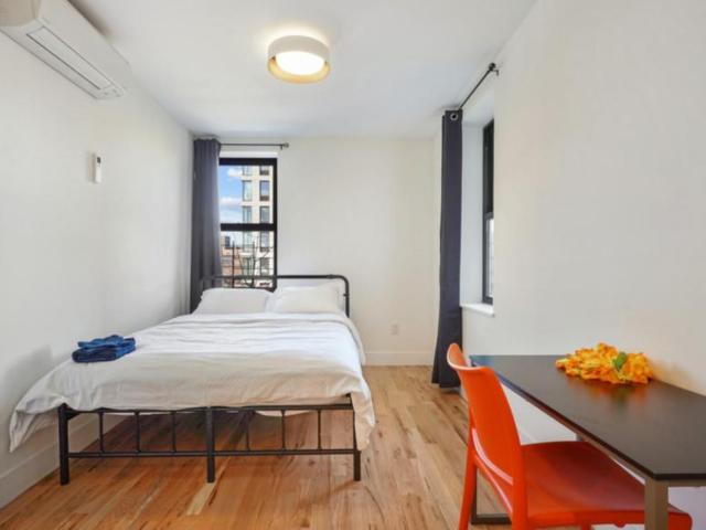 Room for rent in Arverne, New York