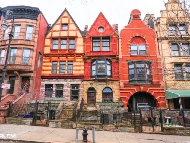 Townhouse for sale in Arverne, New York