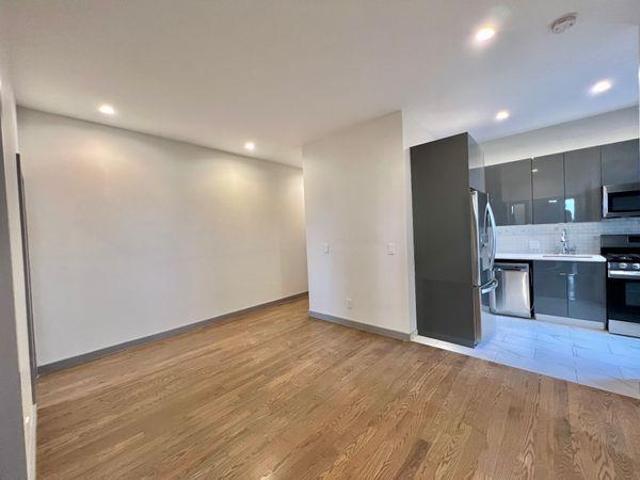 Room for rent in Arverne, New York