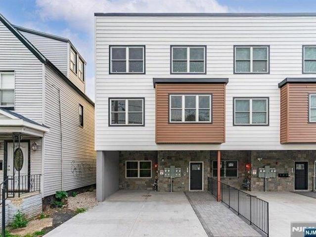 House for sale in Newark, Essex County