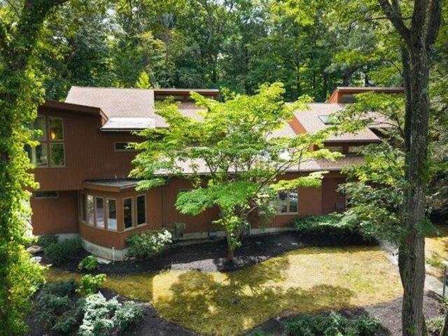 House for sale in Newton Centre, Newton