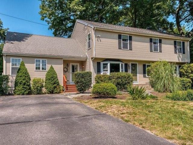 House for sale in Knollcrest Plat, North Attleborough