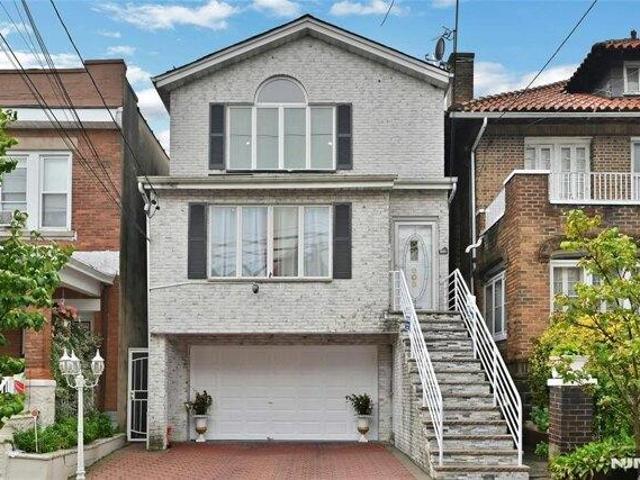 House for sale in Hudson, New Jersey