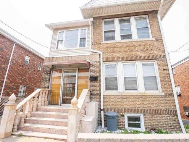 House for sale in Hudson, New Jersey