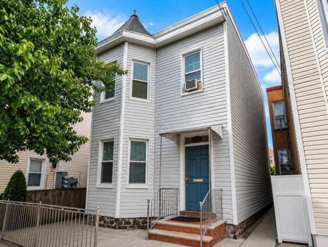 House for sale in Hudson, New Jersey