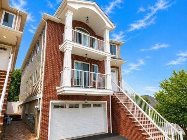 House for sale in Hudson, New Jersey