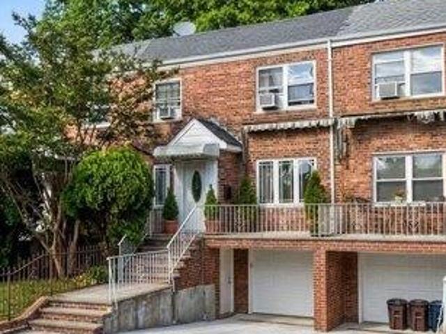 House for sale in Queens, Arverne