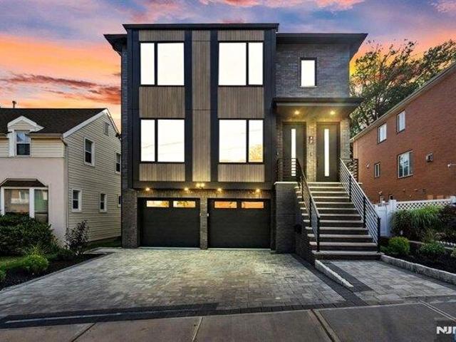 House for sale in Palisades Park, New Jersey