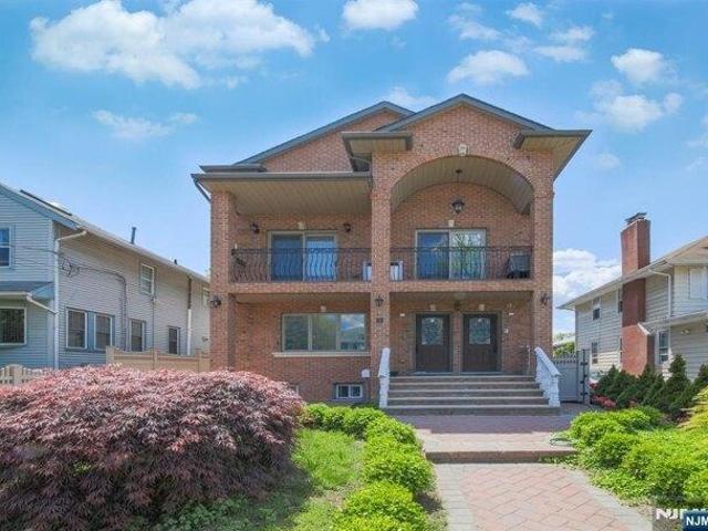 House for sale in Palisades Park, New Jersey