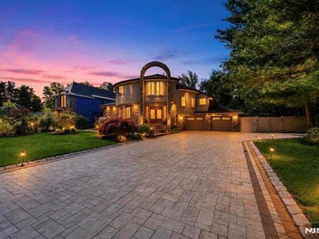 House for sale in Paramus, New Jersey