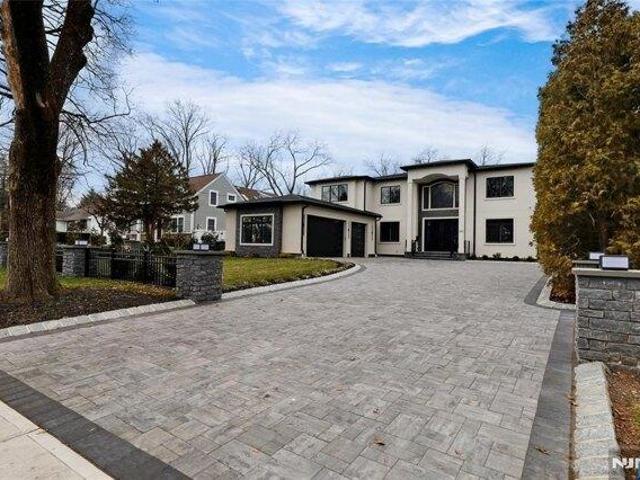 House for sale in Paramus, New Jersey