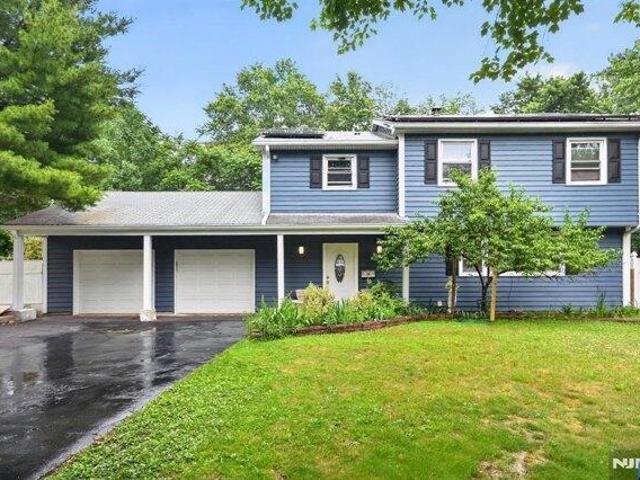 House for sale in Paramus, New Jersey