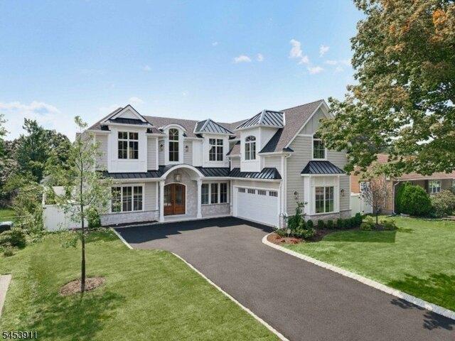 House for sale in Paramus, New Jersey