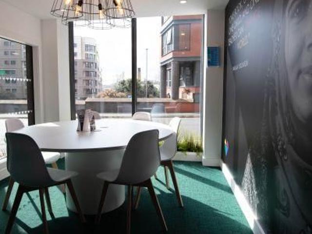 Apartment for rent in Hyde Park, Leeds