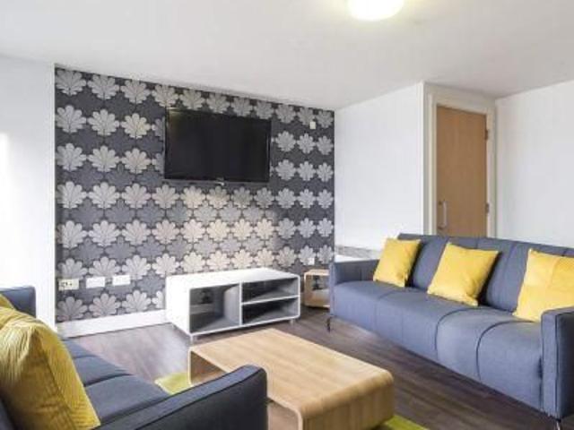 Apartment for rent in Hyde Park, West Yorkshire
