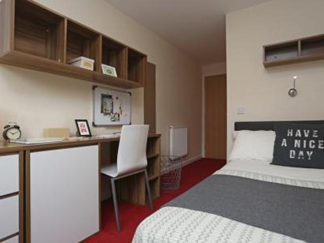 Flat for rent in Barracks, The Bridge