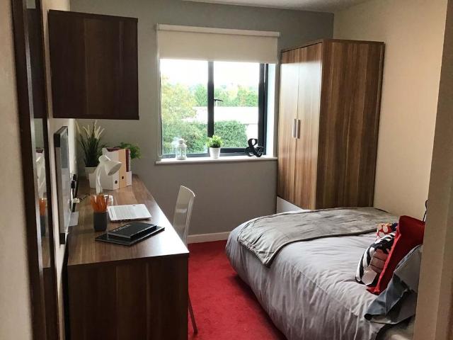 Flat for rent in Barracks, The Bridge