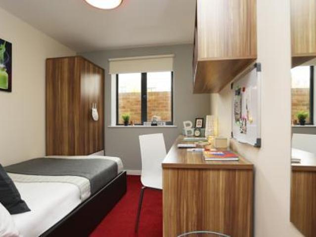 Flat for rent in Barracks, The Bridge