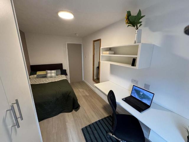 Flat for rent in Bede Island, Old Wharf