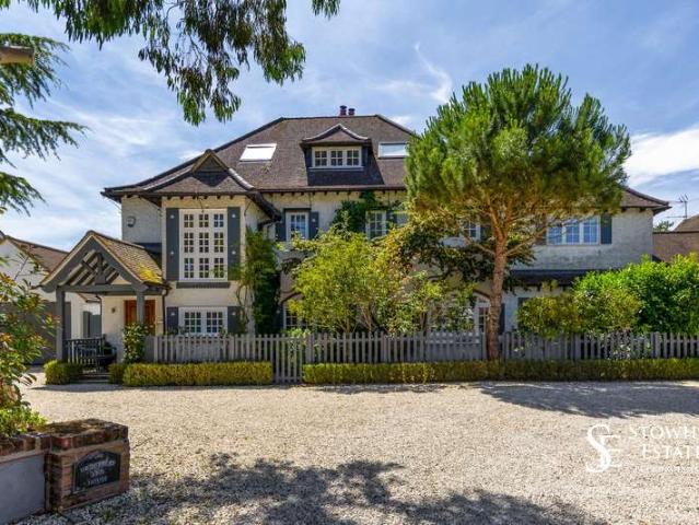 Property for sale in Beaconsfield, Penn Bottom