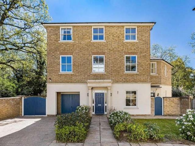 Property for sale in Hertford, Colliers End