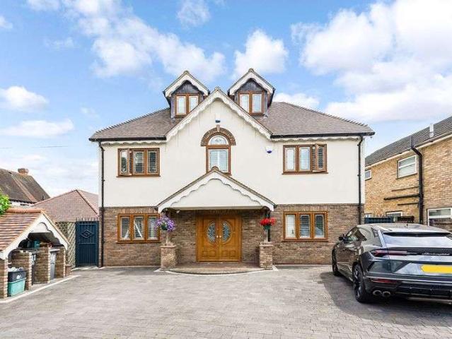 Property for sale in Broxbourne, Hertfordshire