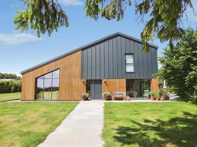 House for sale in Cranbrook & Sissinghurst, Sandown Park