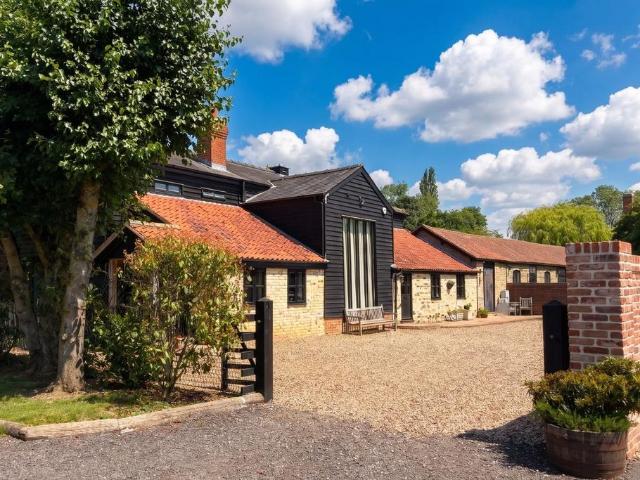 House for sale in Abbess, Beauchamp and Berners Roding, Epping