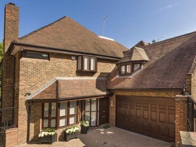 House for rent in Golders Green, Greater London