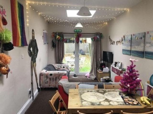 House for rent in Whitnash, Green Close