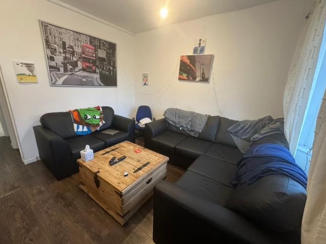 House for rent in Shelley, Shepley