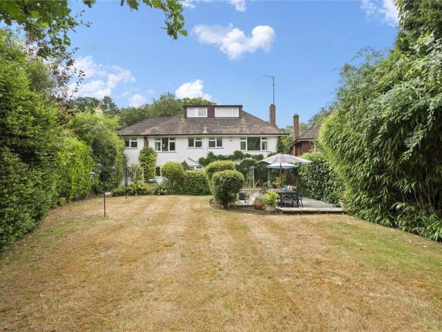 House for rent in Lower Green Esher, Blackhills