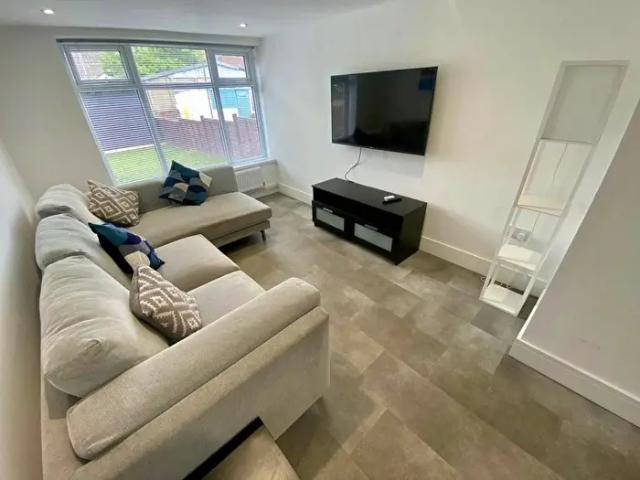 Apartment for rent in Brynmill, Swansea