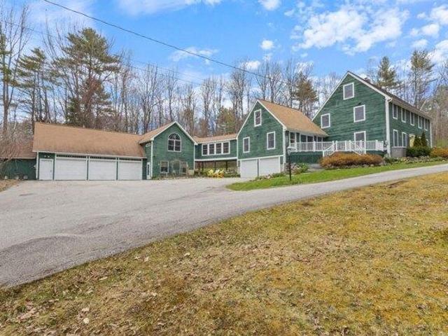 House for sale in Raymond, Maine